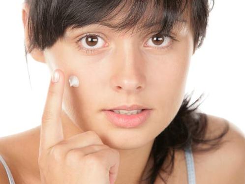 Làm Sao Để Trị Sẹo Lồi Do Mụn Trứng Cá?