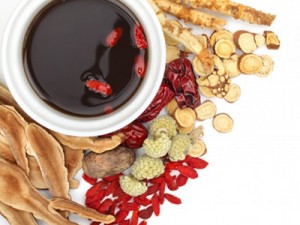 ĐIỀU TRỊ NÁM DA THEO PHƯƠNG PHÁP ĐÔNG – TÂY Y KẾT HỢP